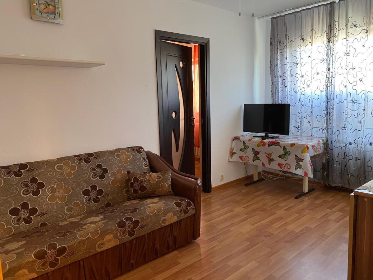 Cozy Apartments Bacău Buitenkant foto
