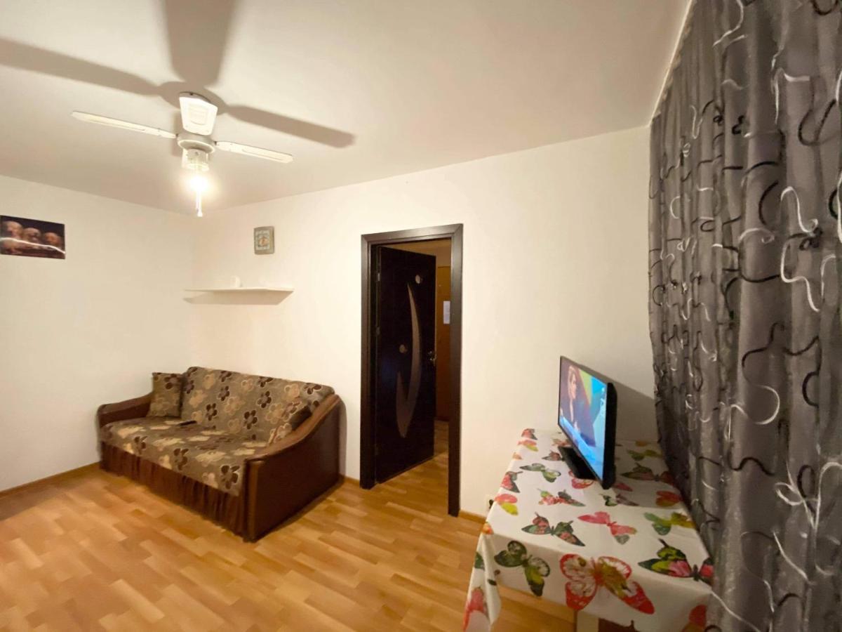Cozy Apartments Bacău Buitenkant foto